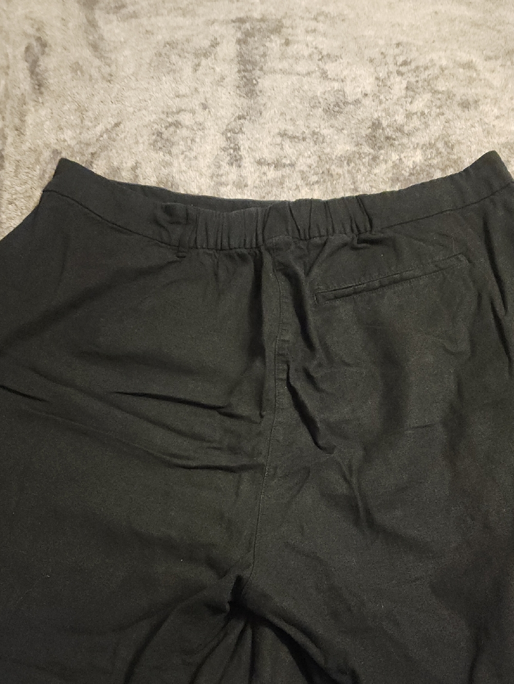 Old Navy Black Elastic-Waist Bermuda Shorts - Picture 4 of 7